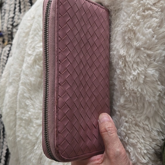 Bottega Venta Preloved wallet great condition inside & out, mauve. - Picture 14 of 14